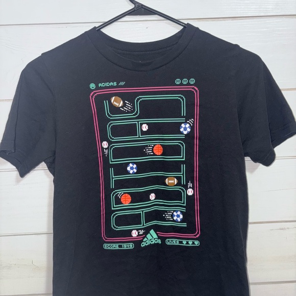 Nike Black Sports Graphic Tee - Picture 1 of 7
